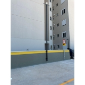 Postes Metálicos para Iluminação Pública e Decorativa