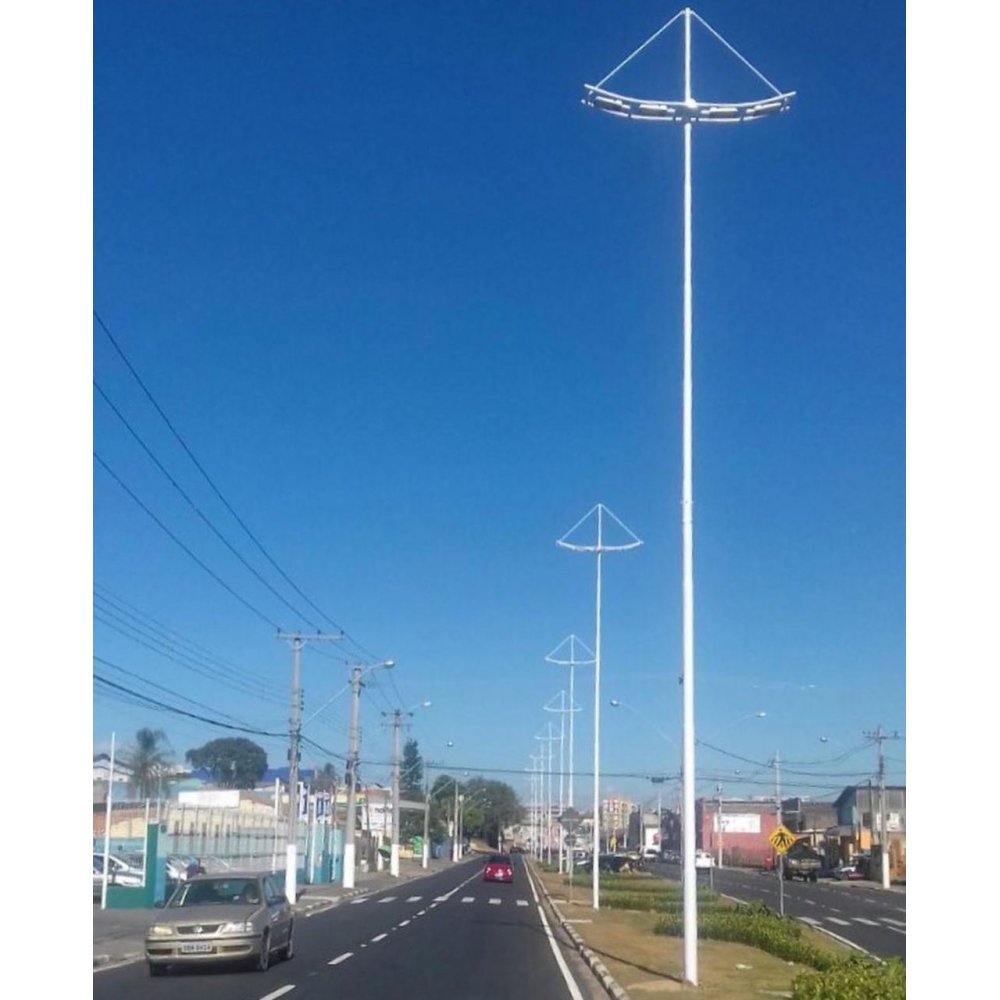 Postes Metálicos para Iluminação Pública e Decorativa
