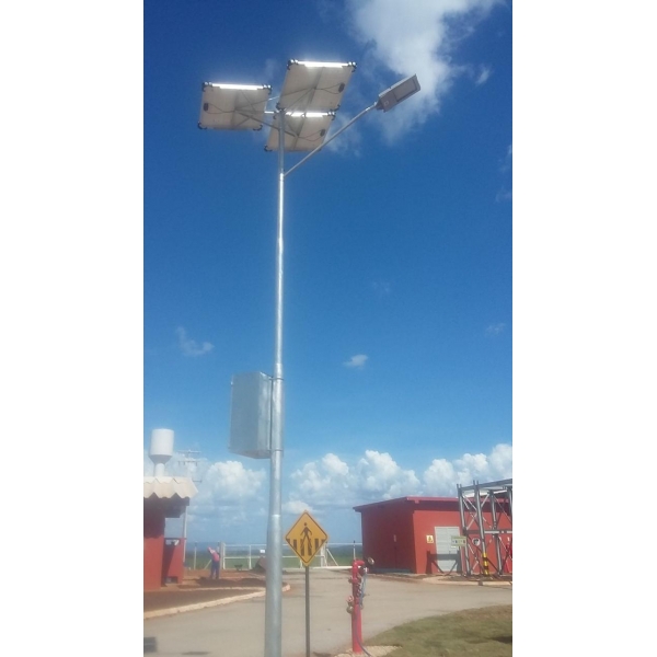 Postes Metálicos para Iluminação Pública e Decorativa